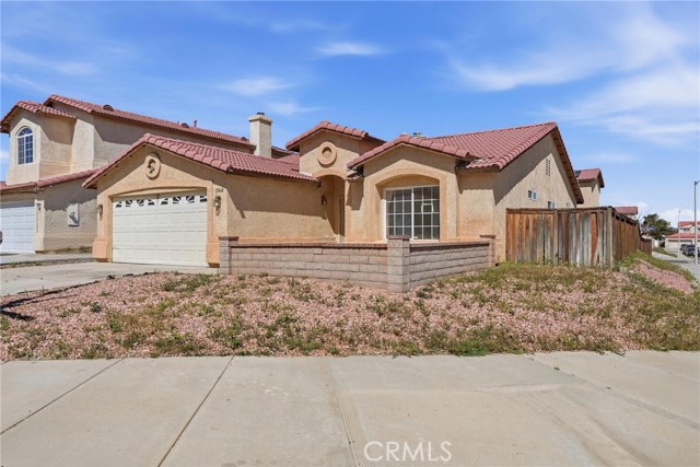 Detail Gallery Image 2 of 30 For 13668 Glenmere, Victorville,  CA 92392 - 3 Beds | 2 Baths