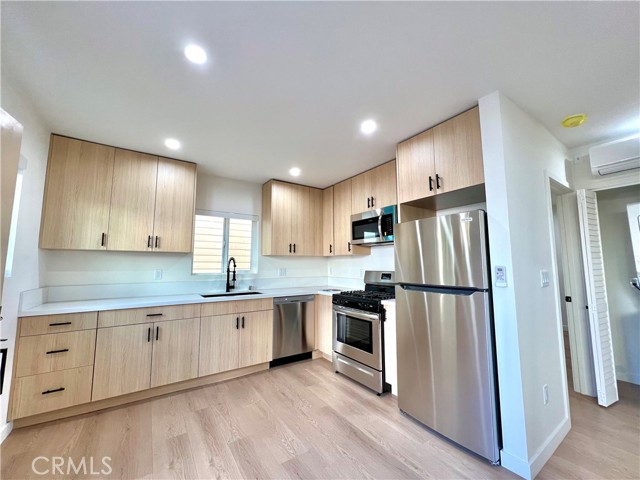 Detail Gallery Image 3 of 11 For 5255 3/4 Denny Ave, North Hollywood,  CA 91601 - 1 Beds | 1 Baths