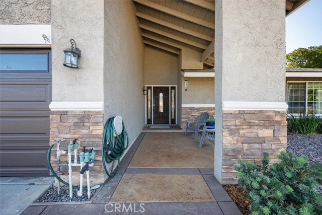 1643 Melody Circle, Corona CA: https://media.crmls.org/medias/e3332d32-98b2-4e35-960b-09fdf346b6ca.jpg