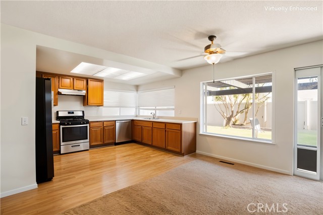 Detail Gallery Image 12 of 29 For 19782 Felcliff, Huntington Beach,  CA 92646 - 5 Beds | 3 Baths