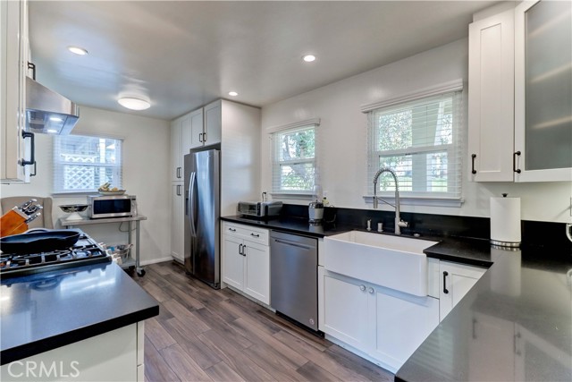 1403 Cuernavaca Place, Claremont CA: https://media.crmls.org/medias/e3333c0e-c487-40e4-b0e8-85214962d045.jpg