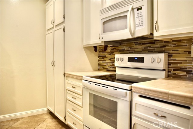 Detail Gallery Image 9 of 37 For 24525 W Trevino Dr #U2,  Valencia,  CA 91355 - 2 Beds | 2 Baths