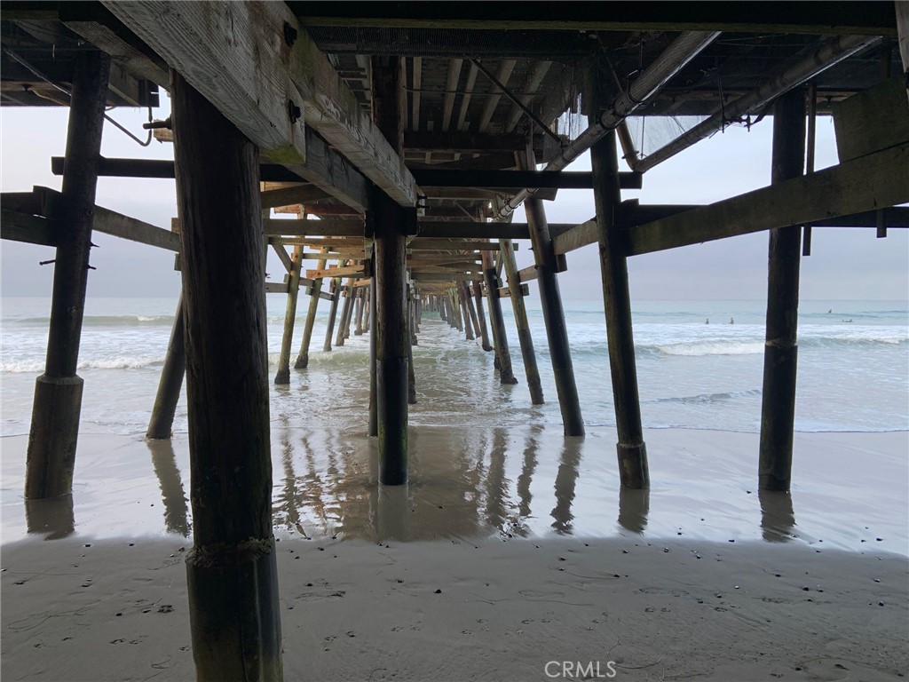 https://media.crmls.org/medias/e3334822-d309-4592-a502-85c6667ee078.jpg?preset=X-Large