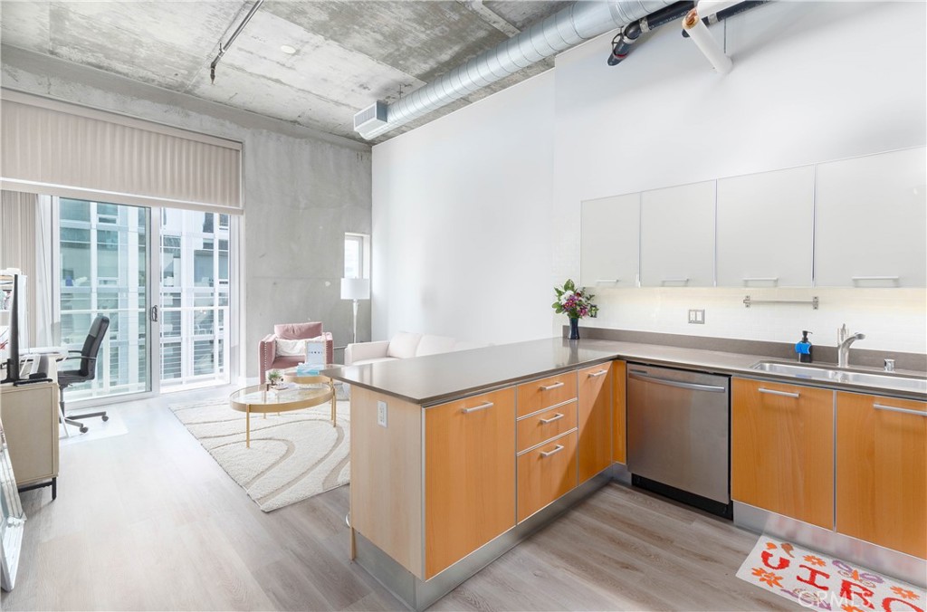 645 W 9th Street 725, Los Angeles, CA 90015