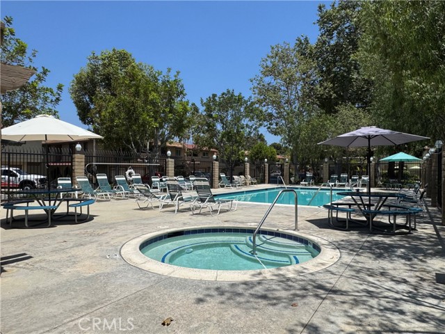 25191 Oak Canyon Lane, Lake Forest CA: https://media.crmls.org/medias/e333d005-773b-4e33-841d-2a9315e7fbdd.jpg