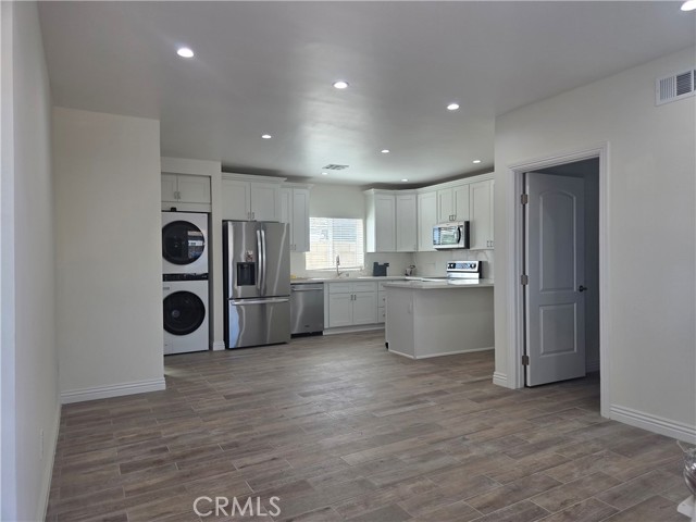 Detail Gallery Image 8 of 18 For 8644 N Corbin Ave, Northridge,  CA 91324 - 3 Beds | 3 Baths