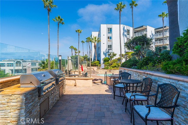 Detail Gallery Image 7 of 13 For 640 the Village #114,  Redondo Beach,  CA 90277 - 1 Beds | 1 Baths
