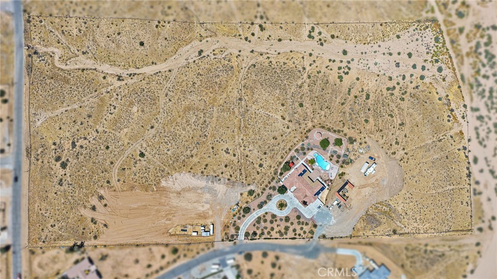 https://media.crmls.org/medias/e335779b-d602-4ffc-bac3-86a9cbac0b7f.jpg?preset=X-Large