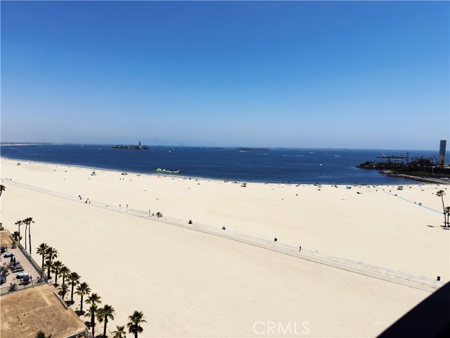 850 E Ocean Boulevard, Long Beach CA: https://media.crmls.org/medias/e335f98f-fd4c-427b-b40b-75004aaebfde.jpg