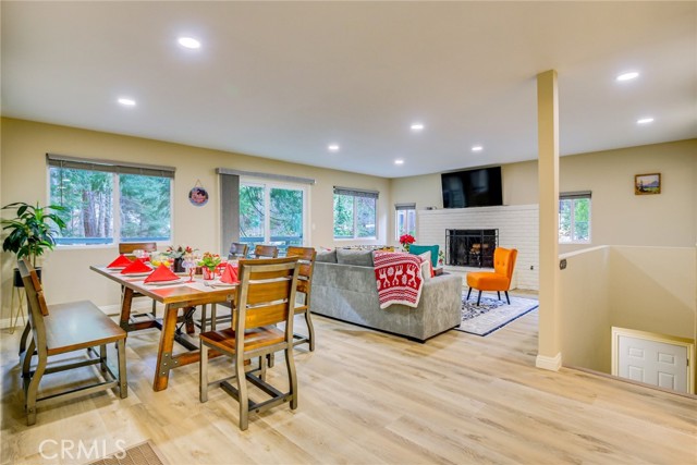 Detail Gallery Image 7 of 26 For 26131 Lake Forest Dr, Twin Peaks,  CA 92391 - 3 Beds | 3 Baths