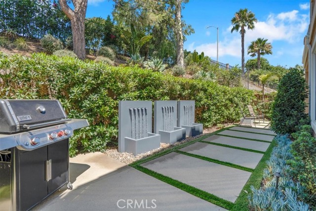 2125 Ridgeview Terrace Drive, Long Beach CA: https://media.crmls.org/medias/e33651d7-448a-4b7a-887c-a41875c11624.jpg