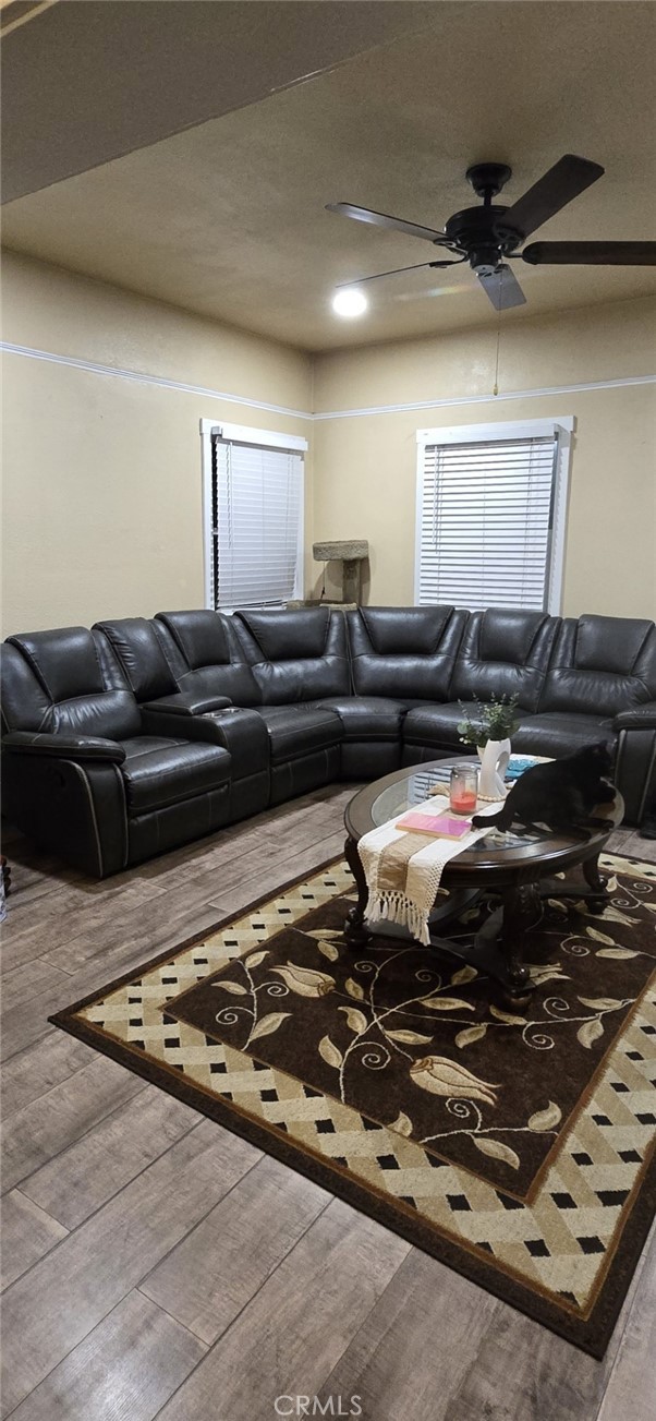 Detail Gallery Image 4 of 6 For 2845 Madison, Fresno,  CA 93701 - 3 Beds | 2 Baths