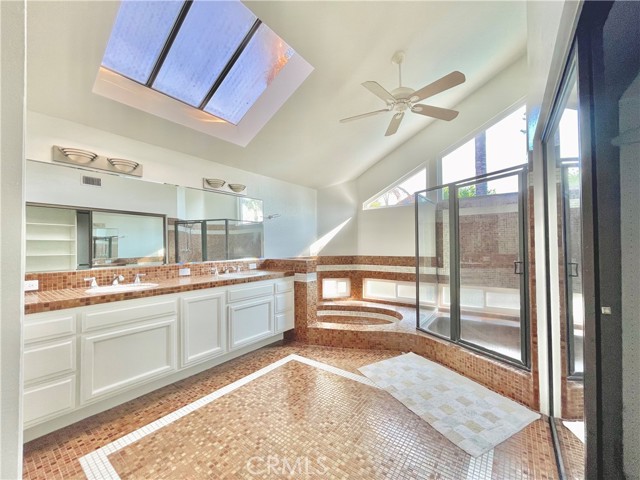 Detail Gallery Image 16 of 22 For 10 Ramada, Irvine,  CA 92620 - 4 Beds | 3 Baths