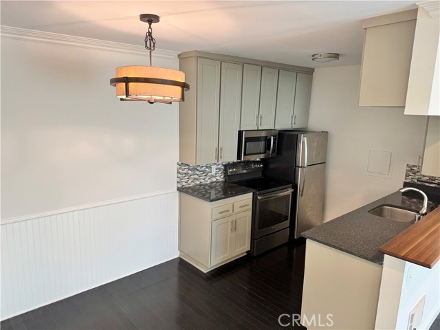 1707 Pacific Coast, Hermosa Beach CA: https://media.crmls.org/medias/e337149c-5af6-4952-baea-e59dab7dba3d.jpg
