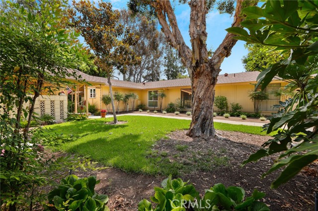 Detail Gallery Image 27 of 34 For 141 Avenida Majorca #B,  Laguna Woods,  CA 92637 - 2 Beds | 1/1 Baths