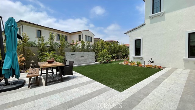94 Interstellar, Irvine CA: https://media.crmls.org/medias/e3386ad9-4674-4f66-a61a-c12c6bd74422.jpg