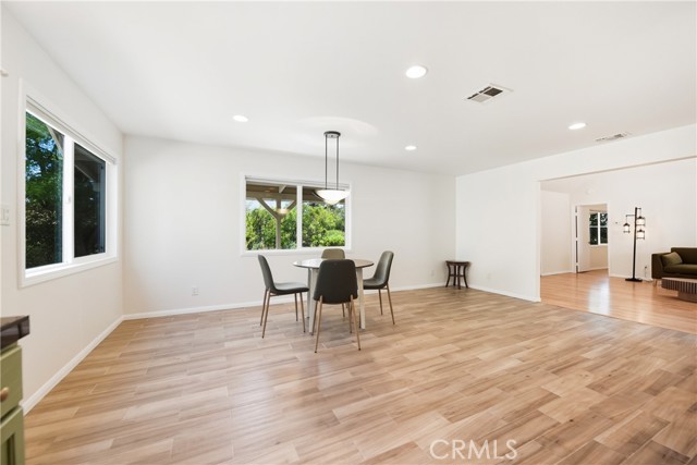 Detail Gallery Image 5 of 18 For 23416 Community St #B,  West Hills,  CA 91304 - 1 Beds | 1 Baths