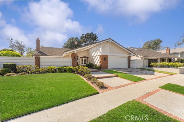 Detail Gallery Image 10 of 12 For 1808 Newport Hills Dr, Newport Beach,  CA 92660 - 3 Beds | 2 Baths