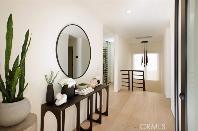 3863 Sherwood Place, Sherman Oaks CA: https://media.crmls.org/medias/e339682d-b217-44a7-a0c2-bd8406e8f531.jpg