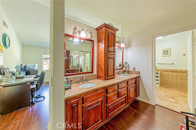 49 Stagecoach Drive, Phillips Ranch CA: https://media.crmls.org/medias/e33a0ffe-1641-4c5d-84c5-23cd6587ae68.jpg