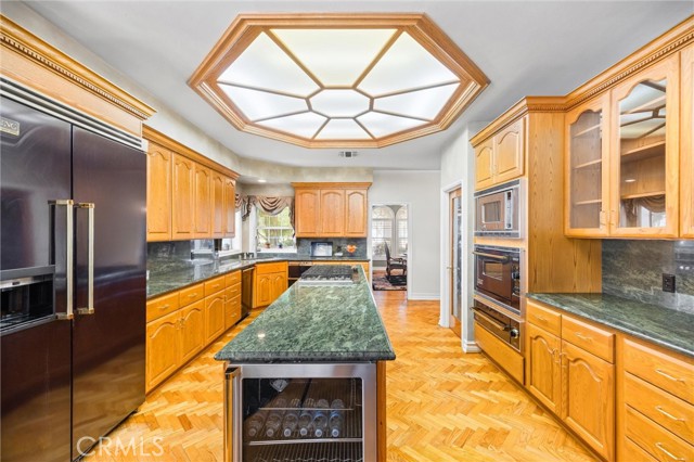 Detail Gallery Image 17 of 72 For 8905 Saint Cloud Ln, Bakersfield,  CA 93311 - 4 Beds | 4/1 Baths