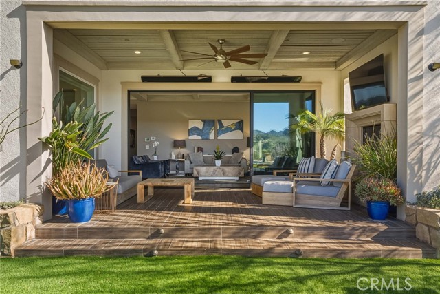 Detail Gallery Image 13 of 49 For 11937 Ancona Way, Porter Ranch,  CA 91326 - 6 Beds | 5/1 Baths