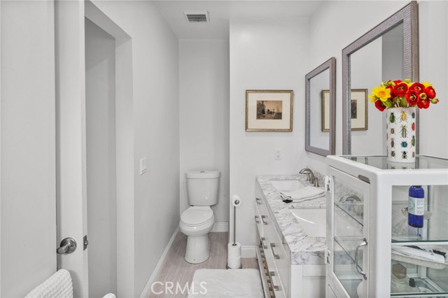 Detail Gallery Image 25 of 52 For 1007 Rose Ave, Pasadena,  CA 91107 - 4 Beds | 3 Baths