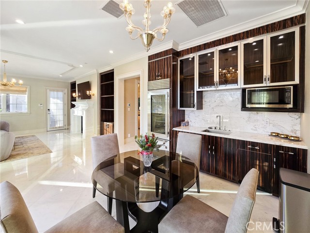 100 Palm Hill Lane, Bradbury CA: https://media.crmls.org/medias/e33a8732-67eb-4c88-9563-16adefd57c0e.jpg