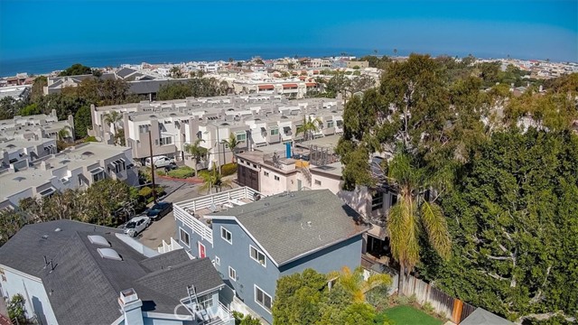 120 Hill Street, Hermosa Beach, California 90254, 3 Bedrooms Bedrooms, ,3 BathroomsBathrooms,Residential,Sold,Hill,SB22073459