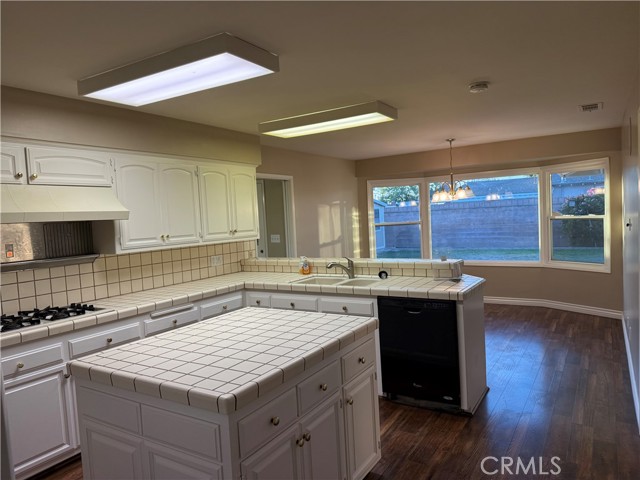Detail Gallery Image 8 of 22 For 41186 Greenwood Dr, Hemet,  CA 92544 - 3 Beds | 2/1 Baths