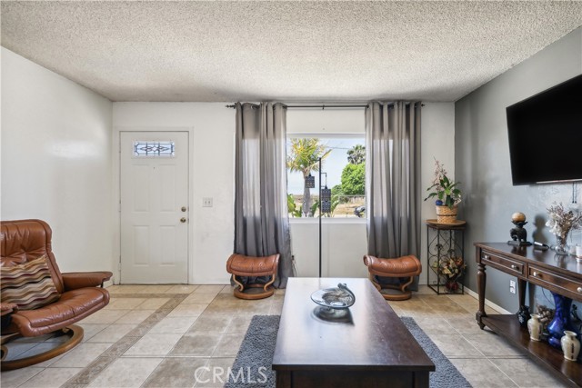 Detail Gallery Image 8 of 60 For 415 7th St, Imperial Beach,  CA 91932 - 5 Beds | 2 Baths