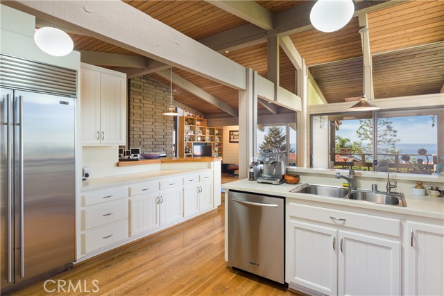 1315 Via Zumaya, Palos Verdes Estates CA: https://media.crmls.org/medias/e33c012c-0826-4a05-a441-6e993a8d2679.jpg