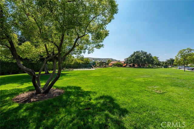 25551 Prado De Las Flores, Calabasas CA: https://media.crmls.org/medias/e33cdc8e-c12c-4b67-bd66-c9ac077d79ed.jpg