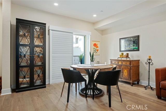 Detail Gallery Image 10 of 27 For 44 Coronado St #202,  Ventura,  CA 93001 - 2 Beds | 2/1 Baths