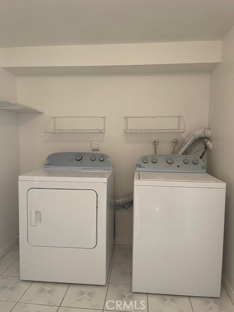 319 Genoa Street, Monrovia CA: https://media.crmls.org/medias/e33e8c61-94ab-47ae-84f6-69603e2568da.jpg