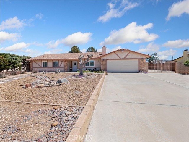 12511 Algonquin Road, Apple Valley, CA 92308 Listing Photo  1