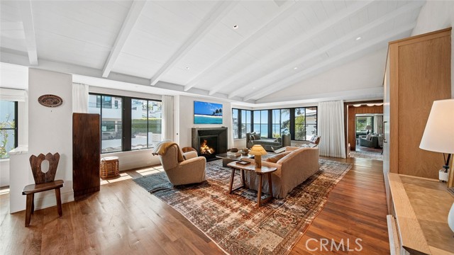 Detail Gallery Image 10 of 45 For 27 Emerald Bay, Laguna Beach,  CA 92651 - 4 Beds | 5/1 Baths