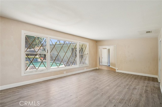 1829 E Jackson Street, Long Beach CA: https://media.crmls.org/medias/e33f7532-a7e7-4afe-bc5c-84ce831ae4bf.jpg
