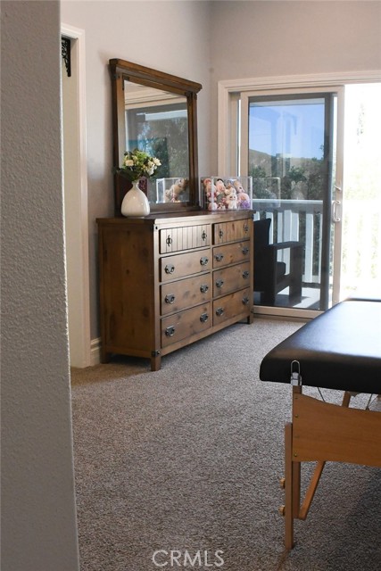 Detail Gallery Image 9 of 17 For 28338 Maxine, Saugus,  CA 91350 - 4 Beds | 3 Baths