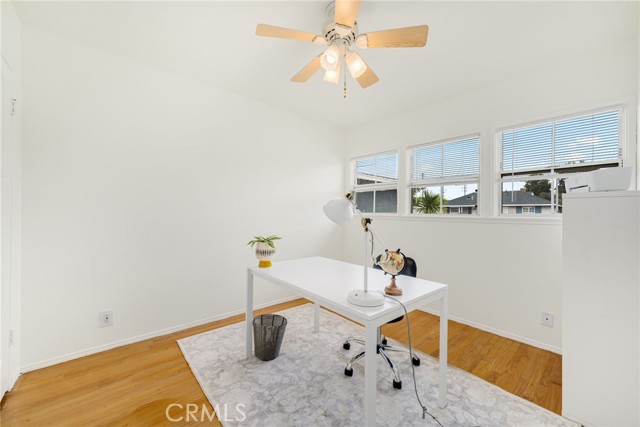 2137 Ostrom Avenue, Long Beach CA: https://media.crmls.org/medias/e33fcf30-ffec-45ca-8347-ca83fe5a72a6.jpg
