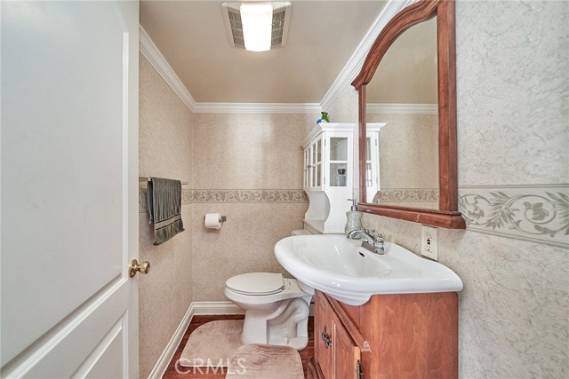 Detail Gallery Image 12 of 51 For 181 E 59th St, Long Beach,  CA 90805 - 6 Beds | 4/1 Baths