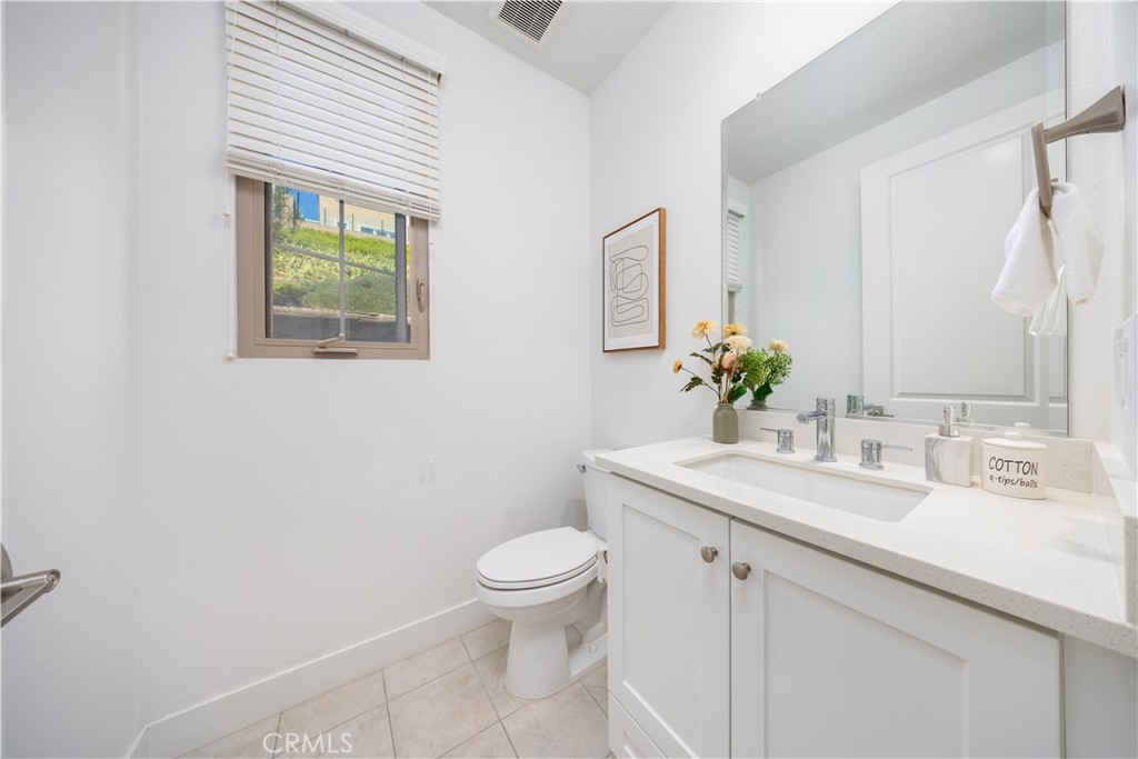 MLS #OC25171450 img 8