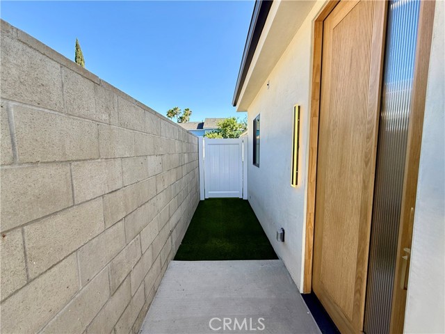 Detail Gallery Image 14 of 15 For 22132 Gault St, Canoga Park,  CA 91303 - 1 Beds | 1 Baths
