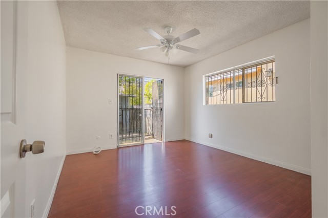 2653 Alice Street, Los Angeles CA: https://media.crmls.org/medias/e342a982-105d-49f4-9157-7fb085538d63.jpg