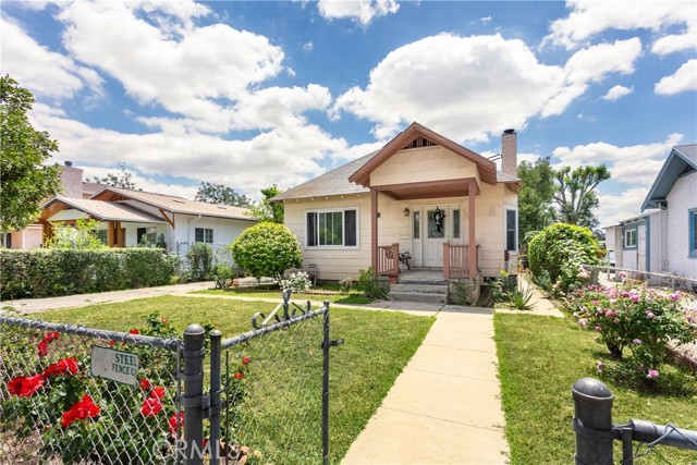Detail Gallery Image 2 of 35 For 1450 Locust St, Pasadena,  CA 91106 - 2 Beds | 1 Baths