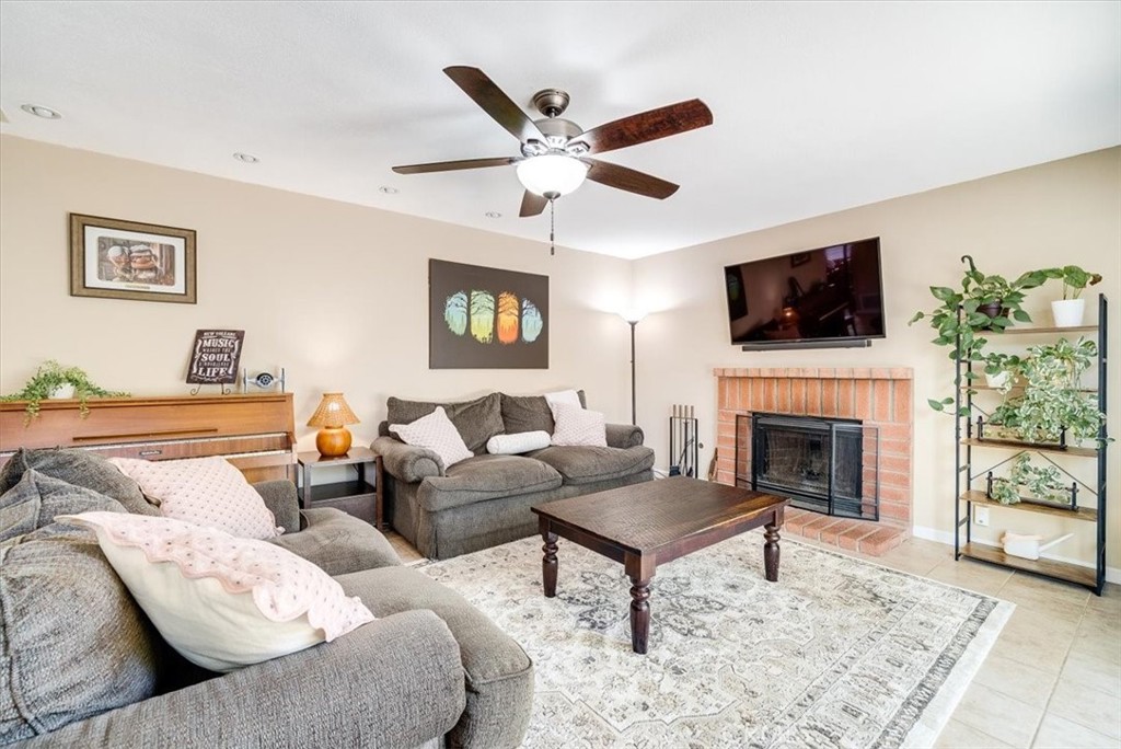 9048 Meadowrun - photo 12