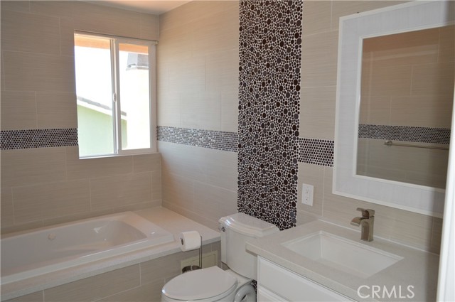 Detail Gallery Image 19 of 20 For 6527 Madeline Cove Dr, Rancho Palos Verdes,  CA 90275 - 4 Beds | 3/1 Baths