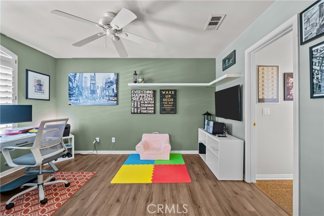 Detail Gallery Image 29 of 56 For 21736 Redwood Canyon, Saugus,  CA 91390 - 4 Beds | 4 Baths