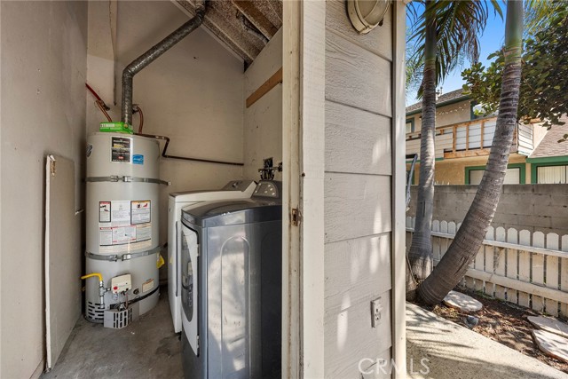 2410 W Orangethorpe Avenue, Fullerton CA: https://media.crmls.org/medias/e3465fb7-a714-458f-a98e-b00b1a389965.jpg
