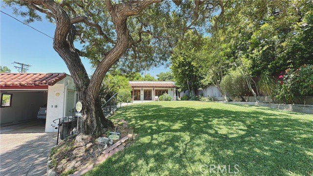 2051 Fair Oaks Avenue, South Pasadena CA: https://media.crmls.org/medias/e3479ccd-d3c1-44f4-8803-3a832ba84cbc.jpg
